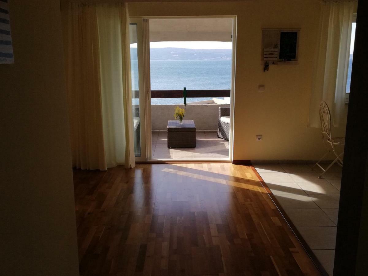 Apartment Bluebay Dugi Rat Exterior photo