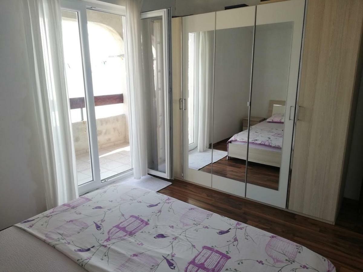 Apartment Bluebay Dugi Rat Exterior photo